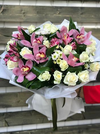 Букет цветов из: Розы и Хризантемы в Озёрный Смоленская область