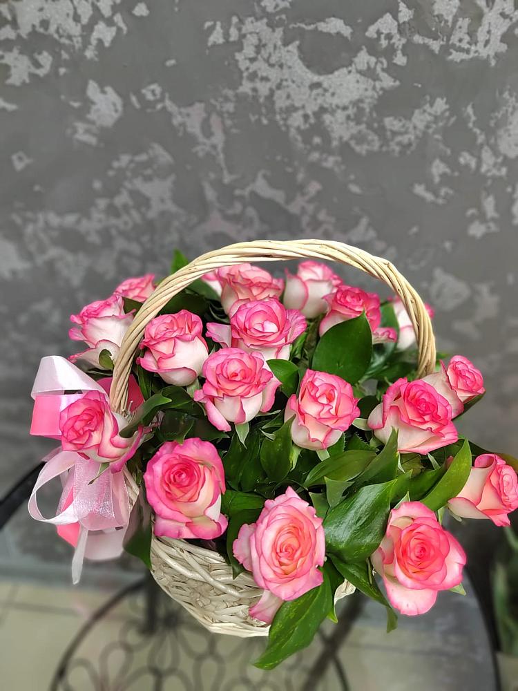 Цветочная композиция из Розы в корзине в Озёрный Смоленская область