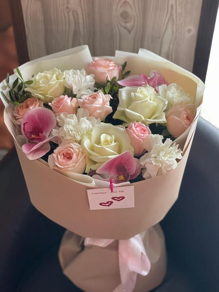 Букет цветов из: Орхидеи, Розы и Гвоздики в Озёрный Смоленская область