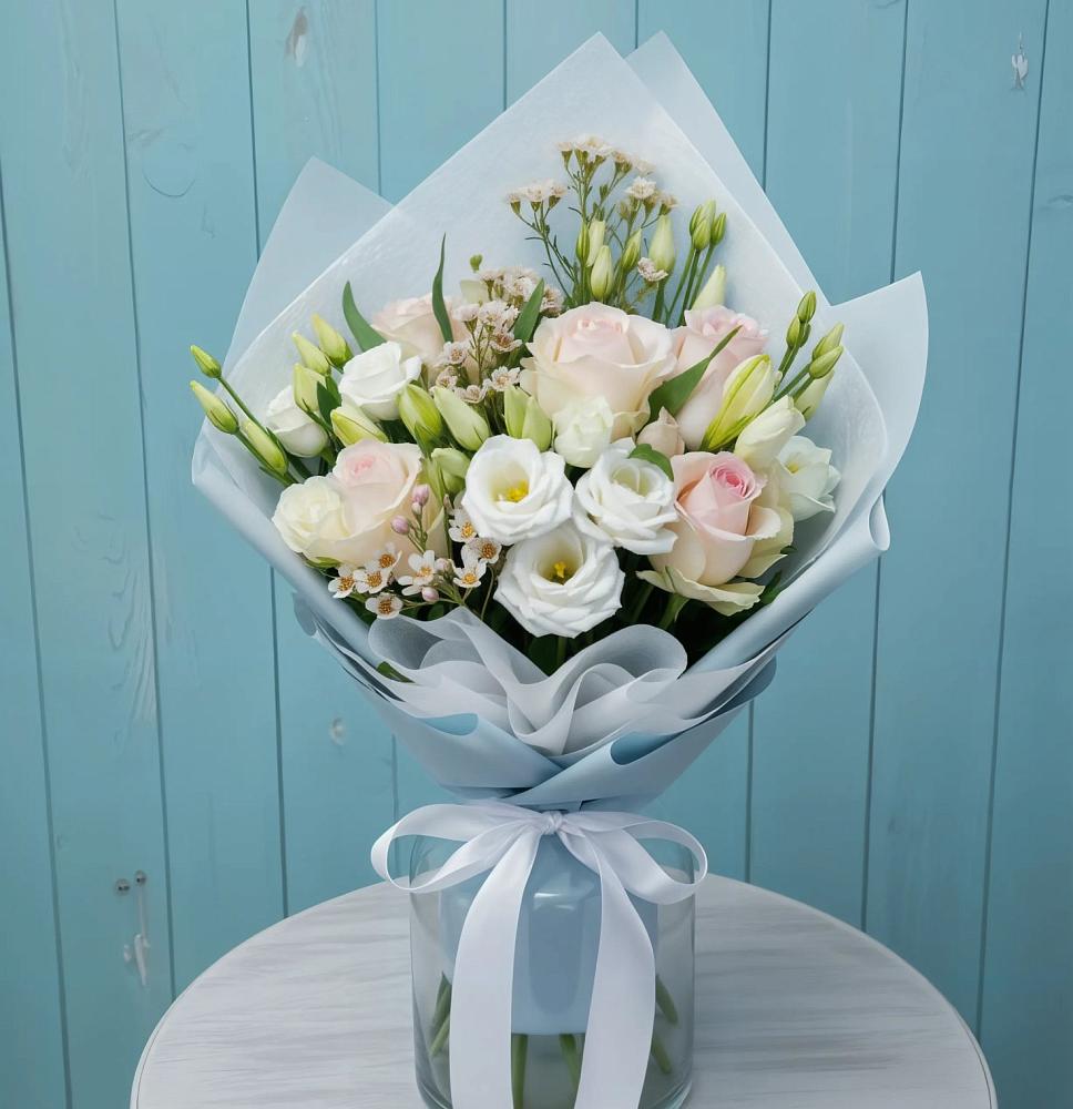 Букет цветов из: Розы и Лизиантусы в Озёрный Смоленская область