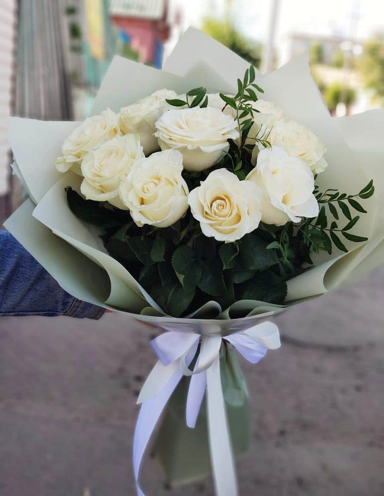 Букет Белые розы Проуд в Озёрный Смоленская область