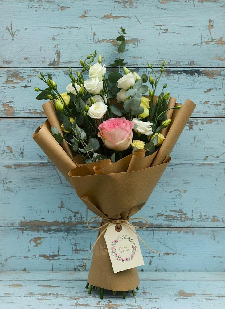 Букет цветов из: Розы и Лизиантусы в Озёрный Смоленская область