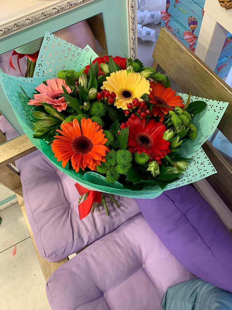 Букет цветов из: Герберы, Хризантемы и Альстромерии в Озёрный Смоленская область