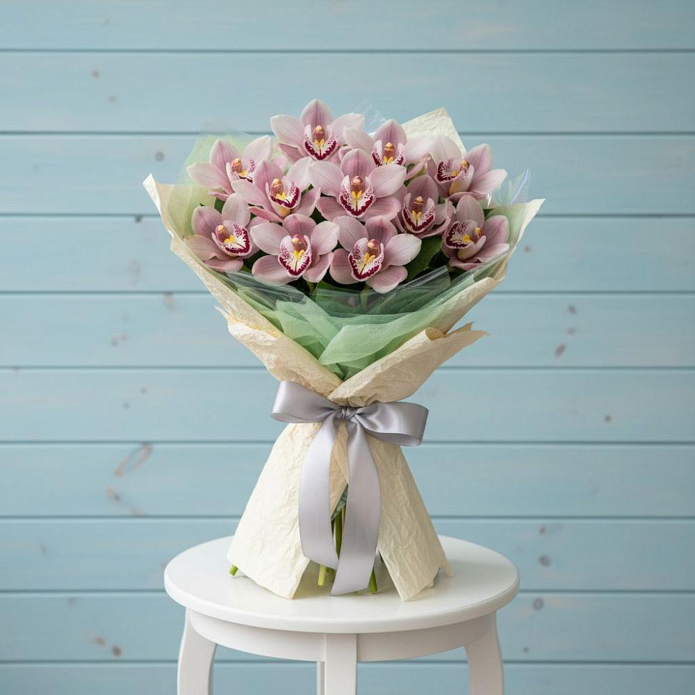 Букет цветов из: Орхидеи и Розы в Озёрный Смоленская область