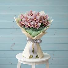 Букет цветов из:  Орхидеи и Розы в Озёрный Смоленская область