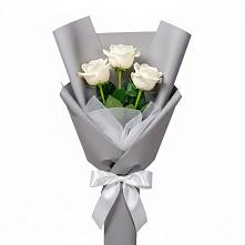 Букет 3 белые розы в Озёрный Смоленская область