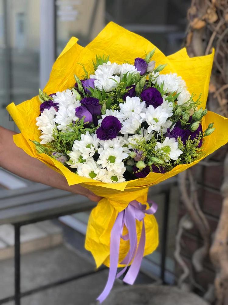 Букет цветов из: Ирисы, Хризантемы и Ромашки в Озёрный Смоленская область