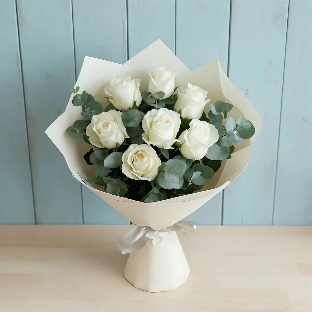 Букет Белые розы в Эвкалипте в Озёрный Смоленская область