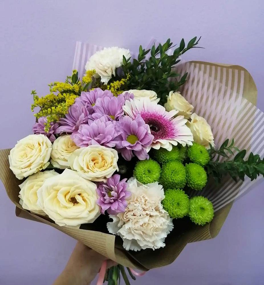 Букет цветов из: Хризантемы, Розы, Гвоздики и Герберы в Озёрный Смоленская область