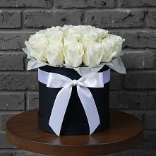 Цветочная композиция из Розы в шляпной коробке в Озёрный Смоленская область