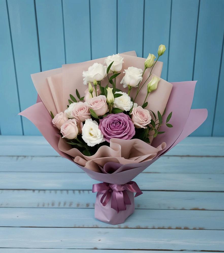 Букет цветов из: Розы и Лизиантусы в Озёрный Смоленская область