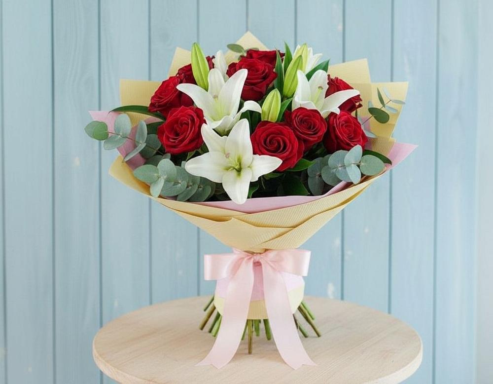 Букет цветов из: Лилии и Розы в Озёрный Смоленская область